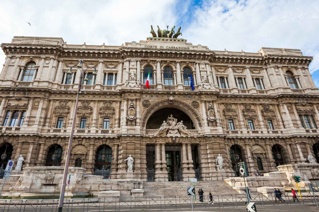 Responsabilità dell’Amministrazione di Roma Capitale nei confronti di un conducente di un motoveicolo
